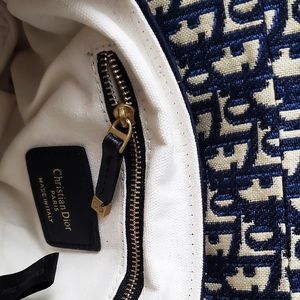 SADDLE BAG
Blue Dior Oblique Embroidery